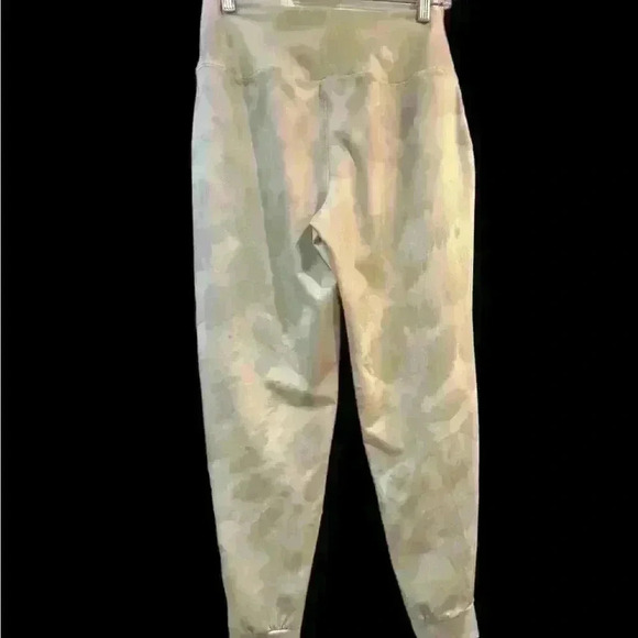 Garnet Hill Ascent Joggers in Alabaster Camo Print, Size XS ( 0-2) - Picture 4 of 8